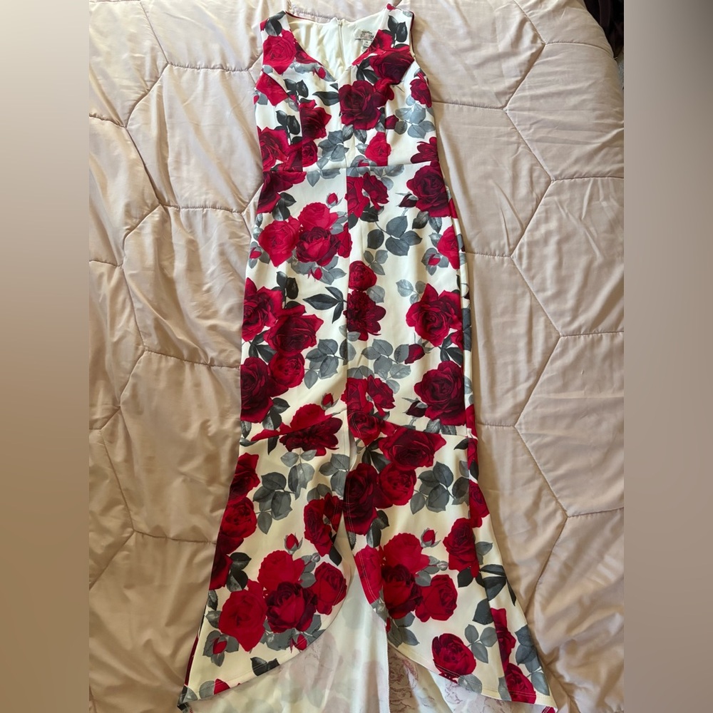 Floral Women's formal dress - White with red and gray rose prints